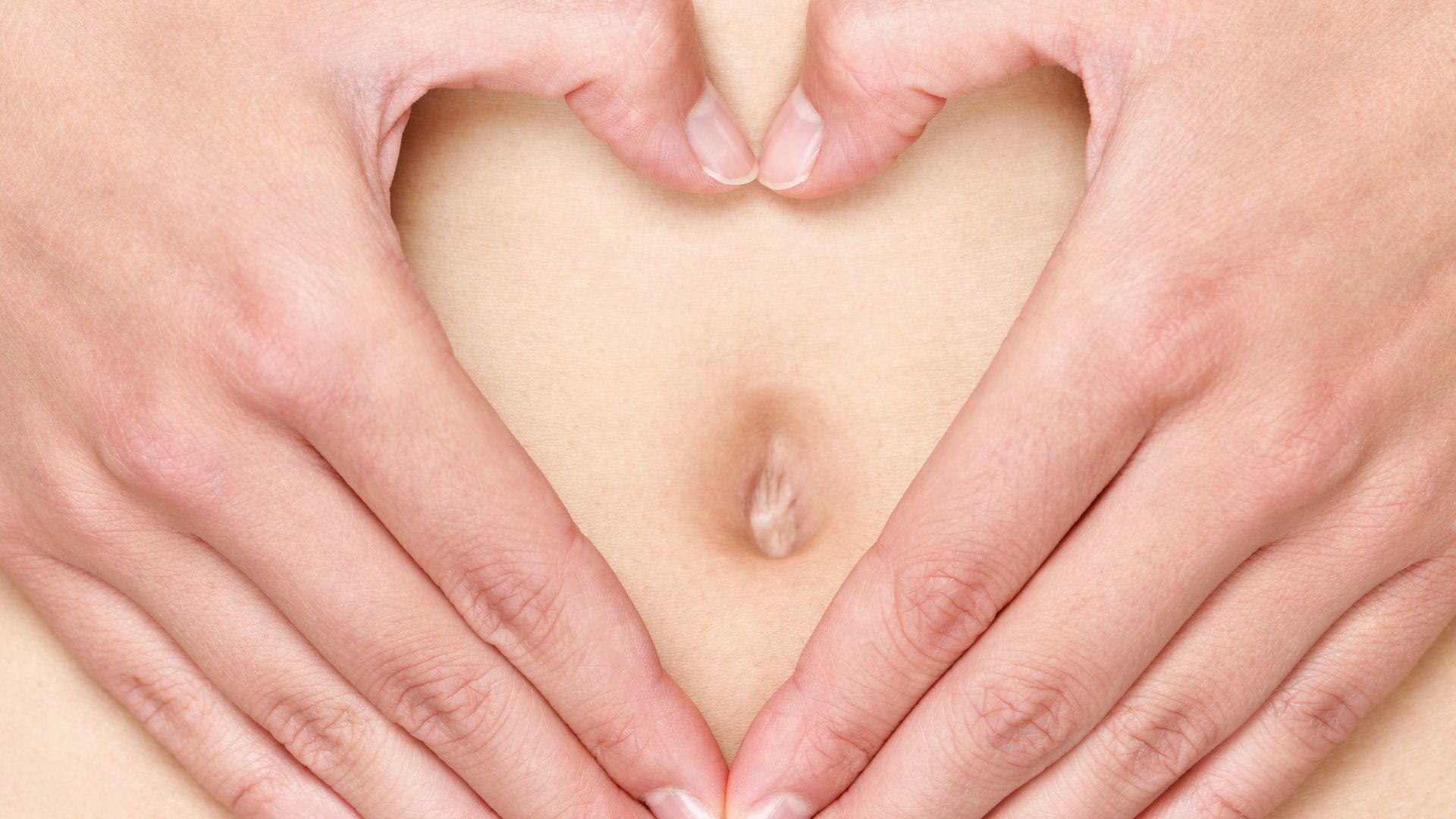 Le ventre qui gargouille : les causes et le traitement